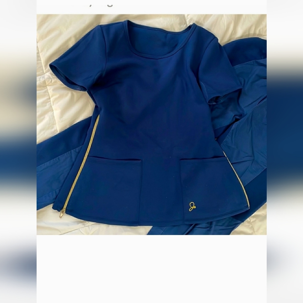 Jaanuu scrubs set